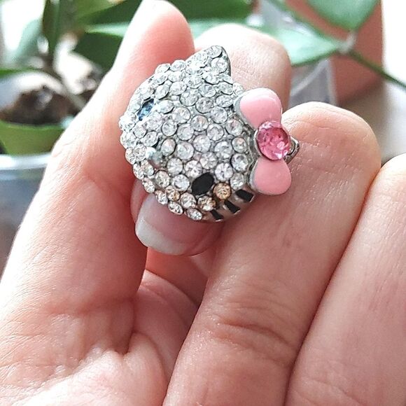 Hello kitty jeweled ring - Picture 2 of 5